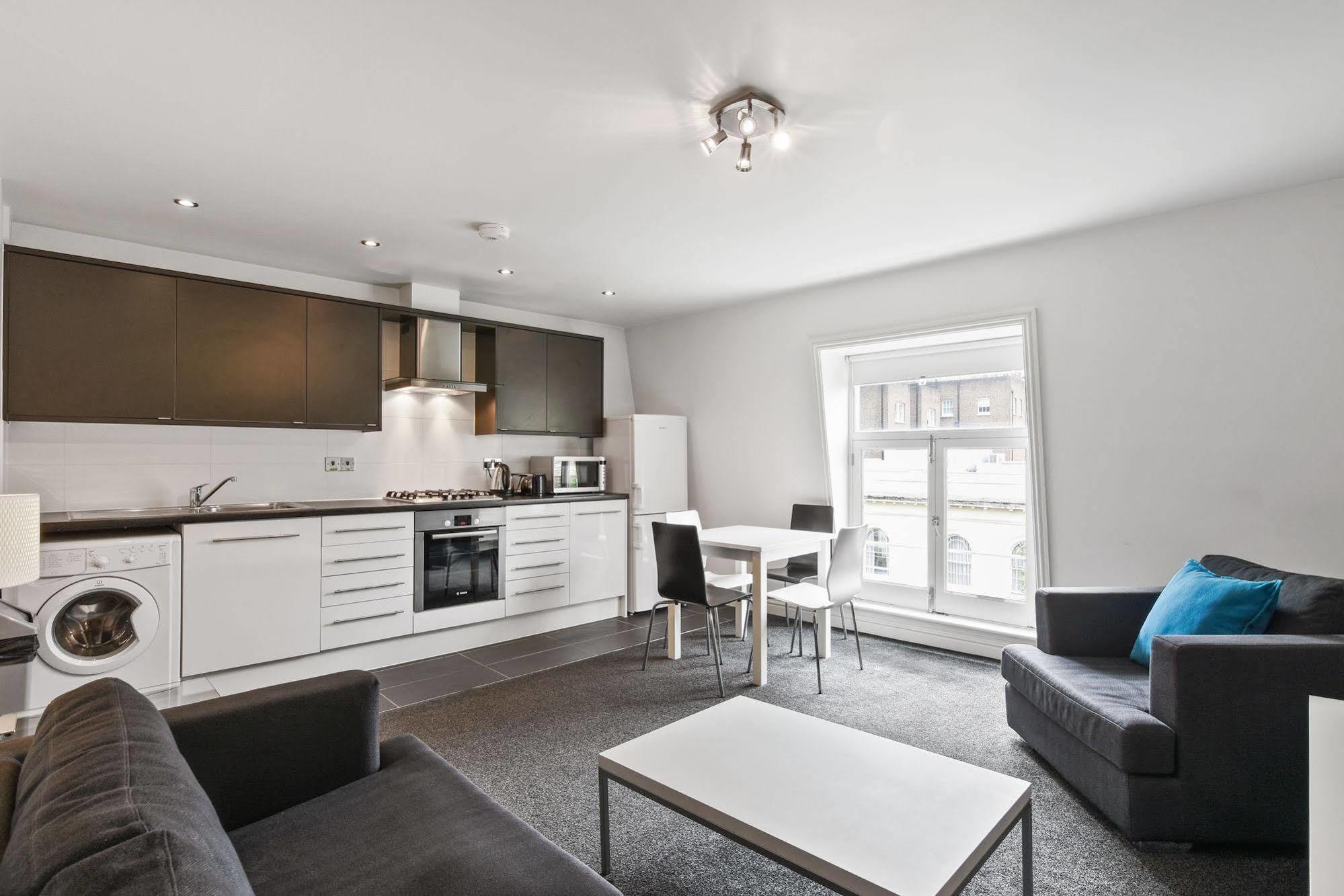 Inverness Place Apartamento *
